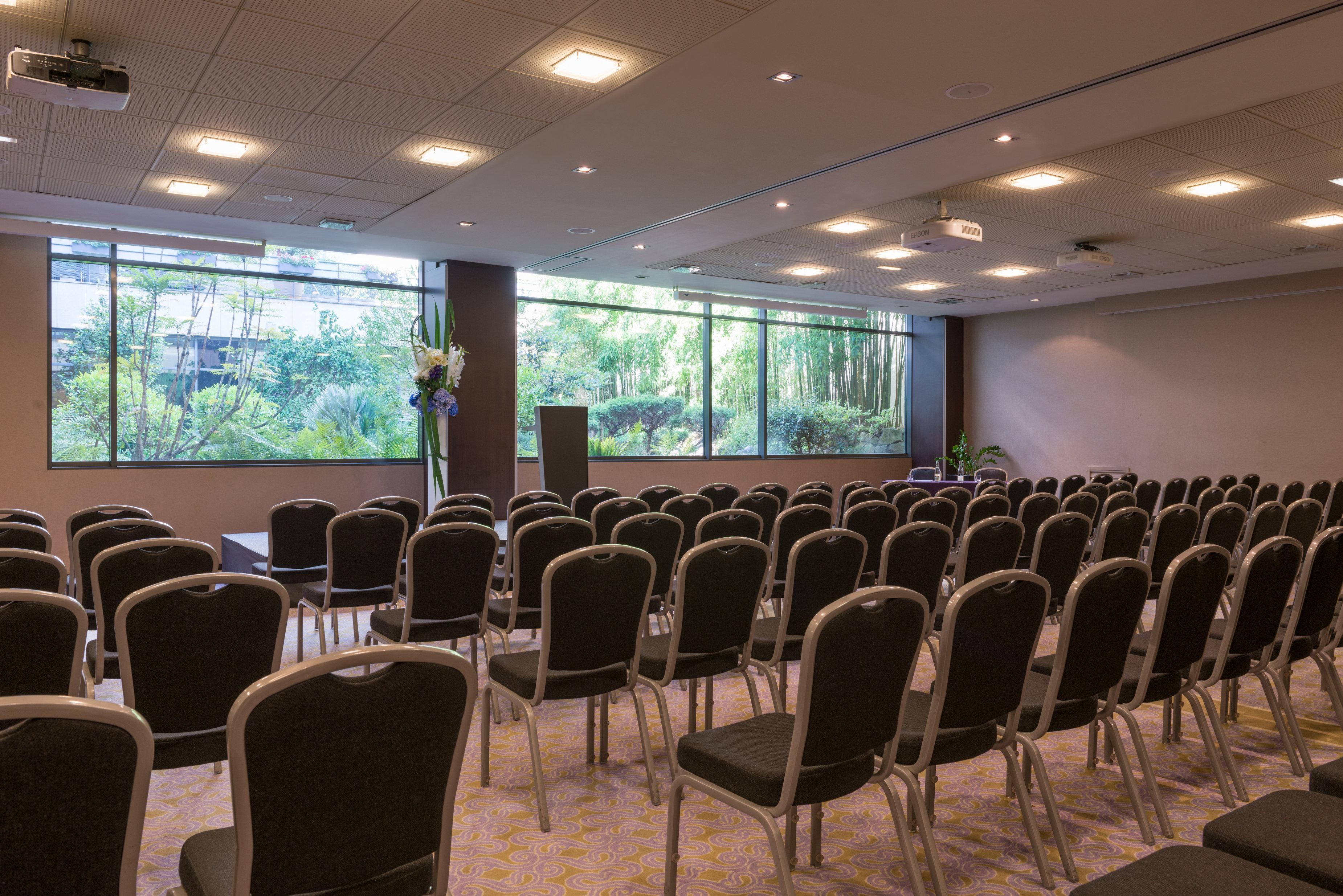 Crowne Plaza Paris - Neuilly, An Ihg Hotel Exterior photo